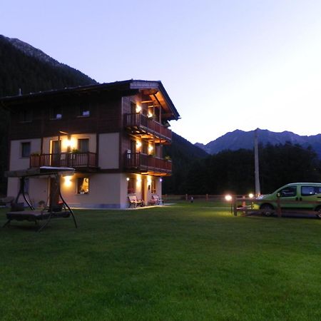 Villa Americana Chambres D'Hotes Champoluc Exterior foto