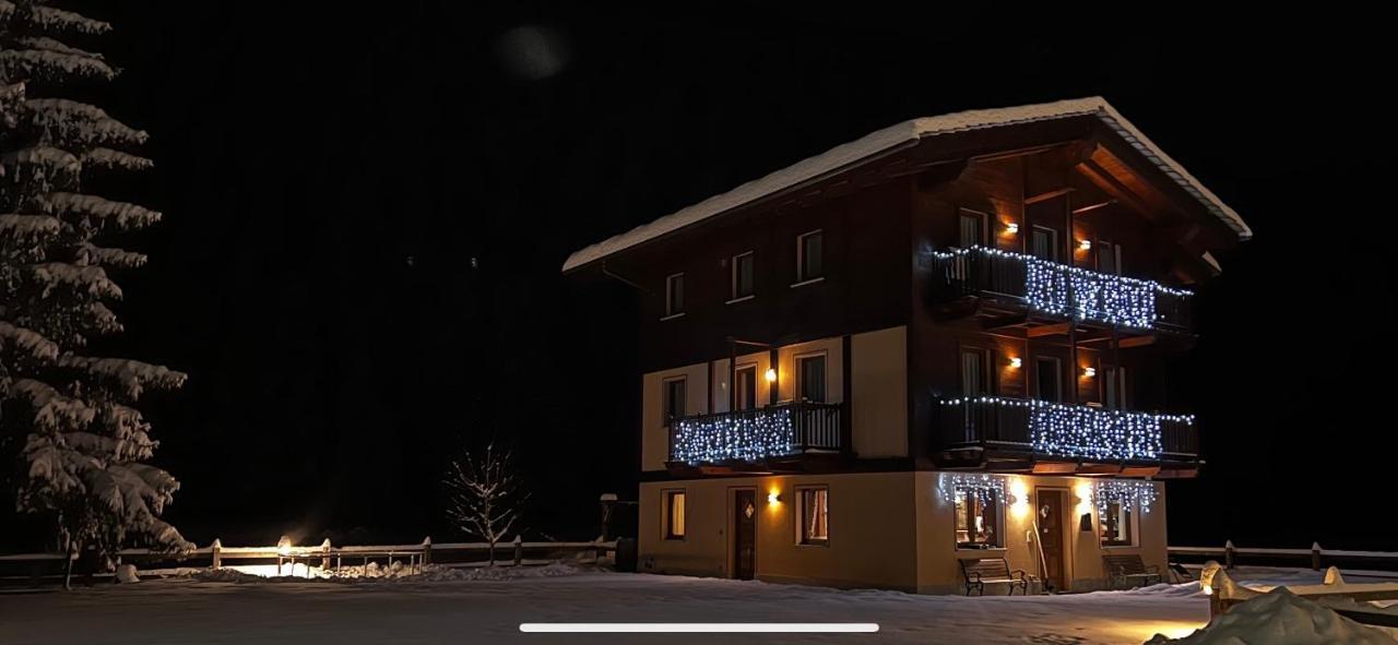Villa Americana Chambres D'Hotes Champoluc Exterior foto