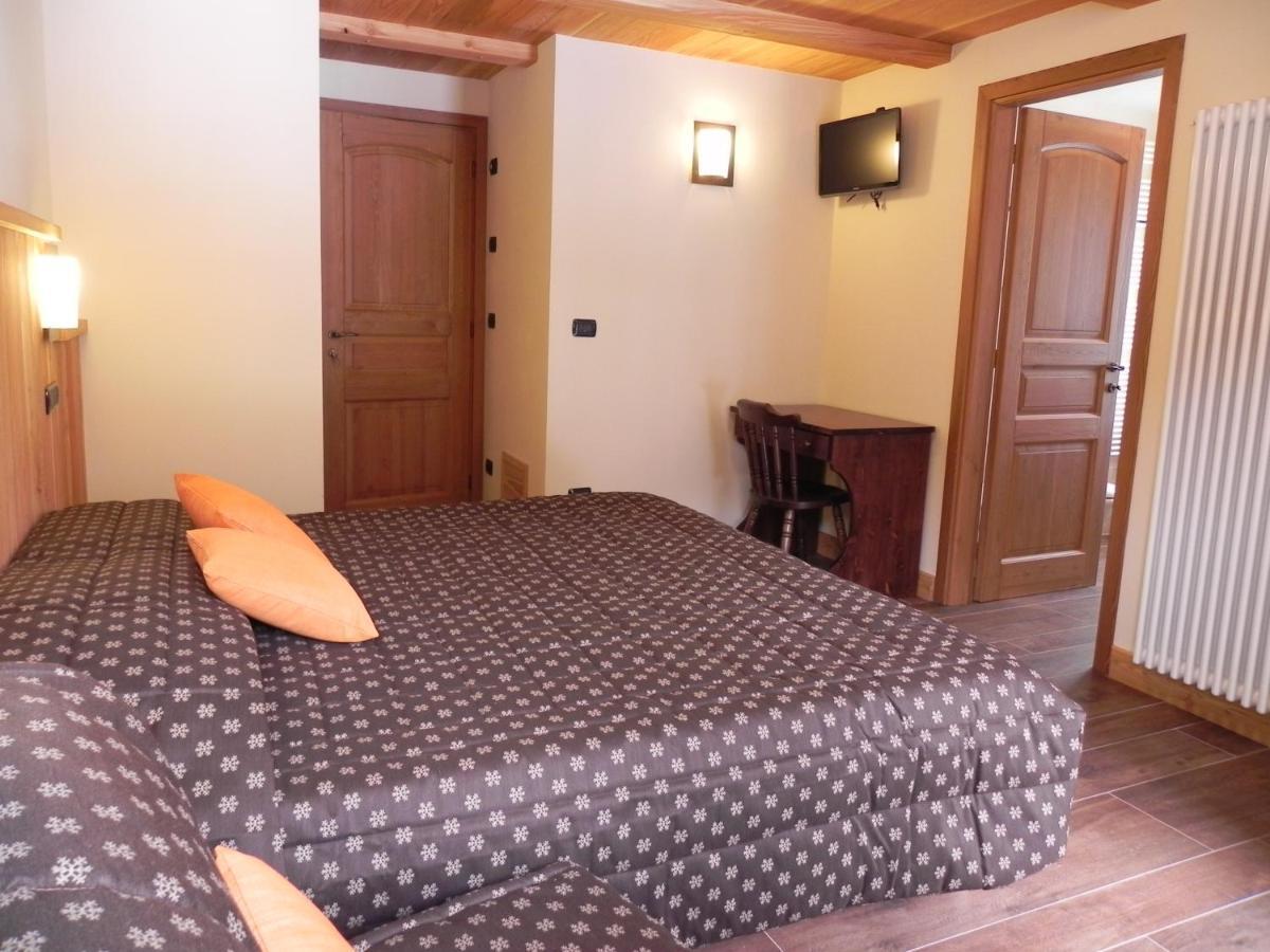 Villa Americana Chambres D'Hotes Champoluc Zimmer foto